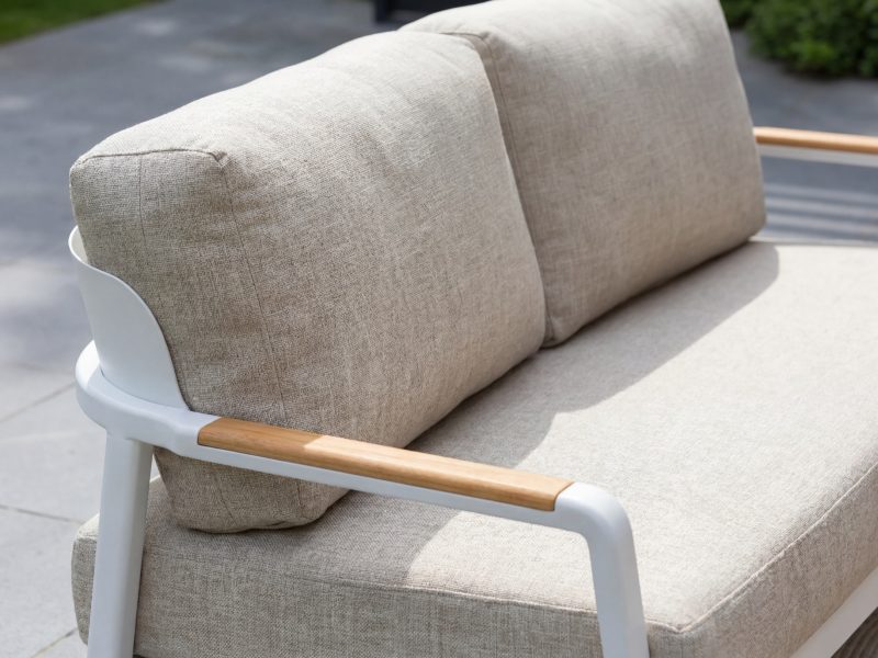 sofa_closeup_high_quality(3)