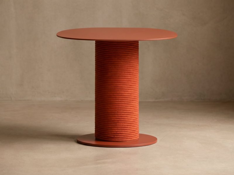table_high_quality_26216457d9554ec79c4d63ffa3d7af19